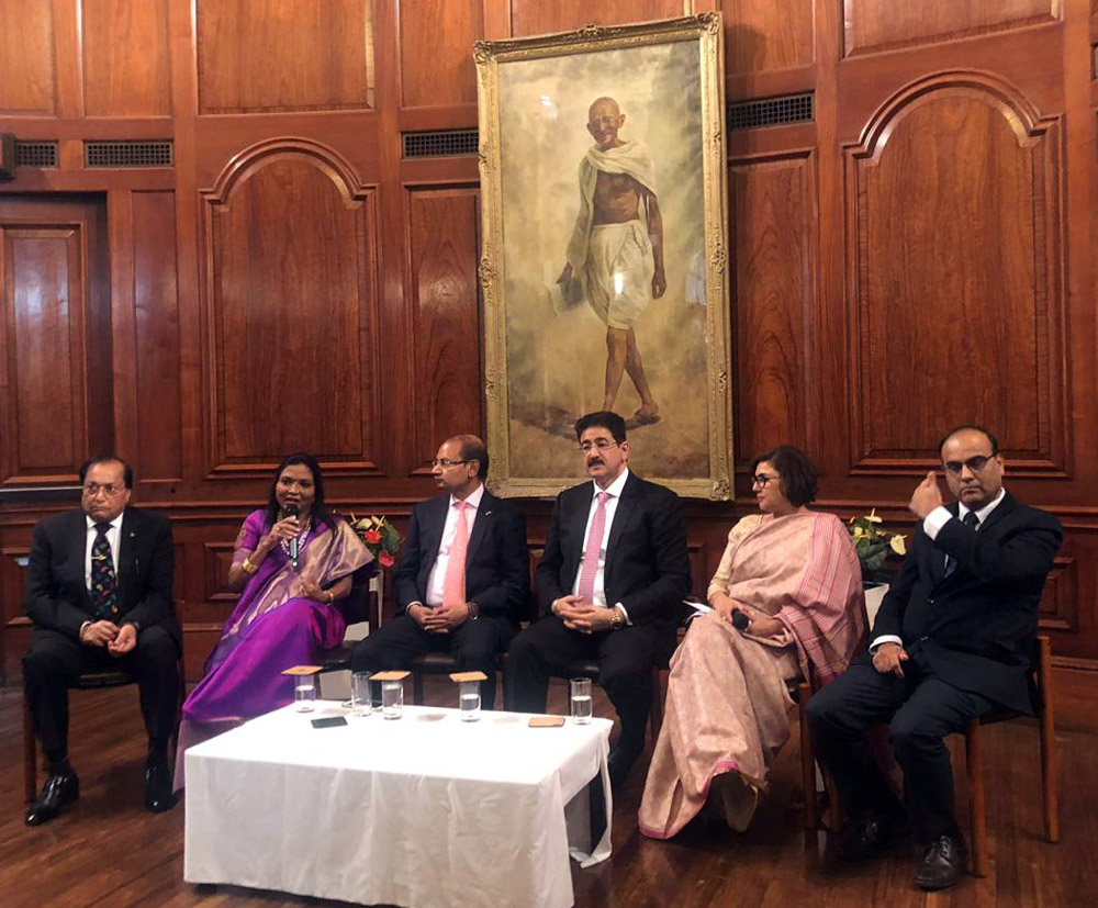 confluence-award-at-british-parliment-rev