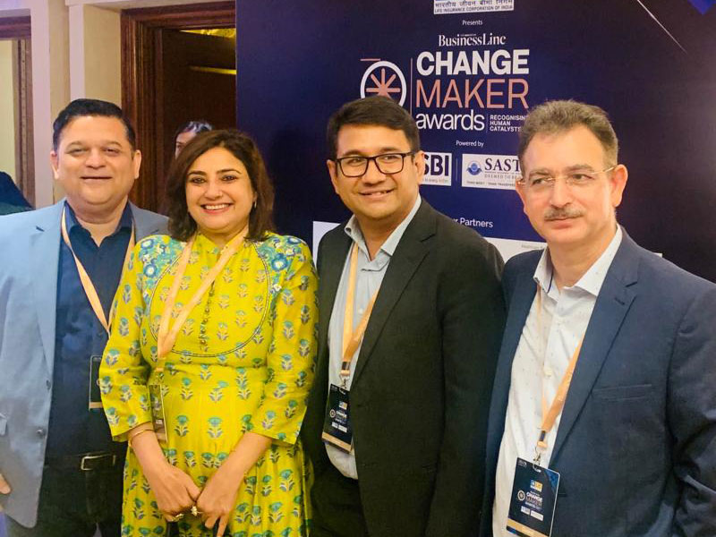 1. Dr Sumi Gupta At Change Makers Award by Hindu Business Line With Prateek Chatterjee NIIT, & Others