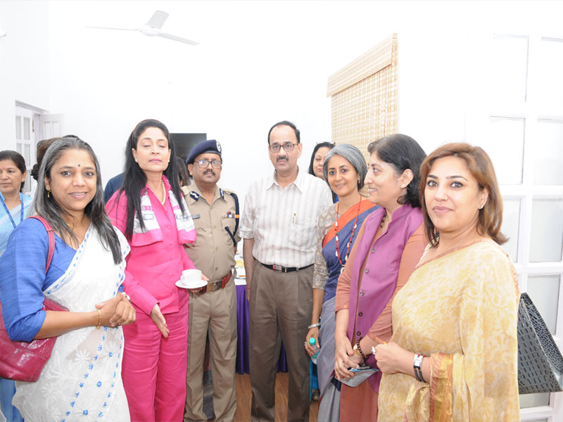 30.-Dr.-Sumi-Gupta-With-Police-Commissione-Mr.-Alok-Verma-and-Times-of-India-Ms.-Ravti