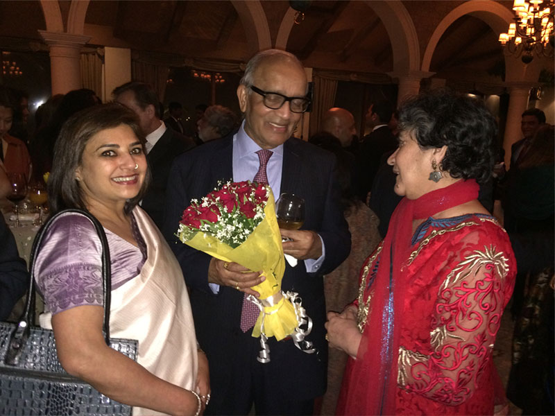 31.-Dr.-Sumi-Gupta-With-Chairman-Of-Maruti-Suzika-Mr.-RC-Bhargava-and-Vice-President,-ICUNR-Mrs.-Ratan-Kaul
