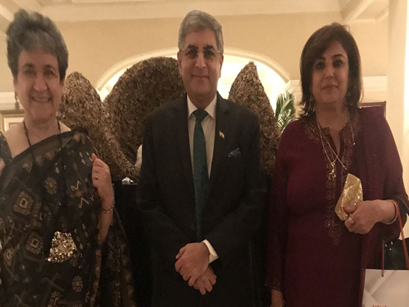 39.-Dr.-Sumi-Gupta-With-Sr.-Executive-Vice-President-at-The-Imperial-Vijay-Wanchoo-and-Vice-President,-ICUNR-Mrs.-Ratan-Kaul